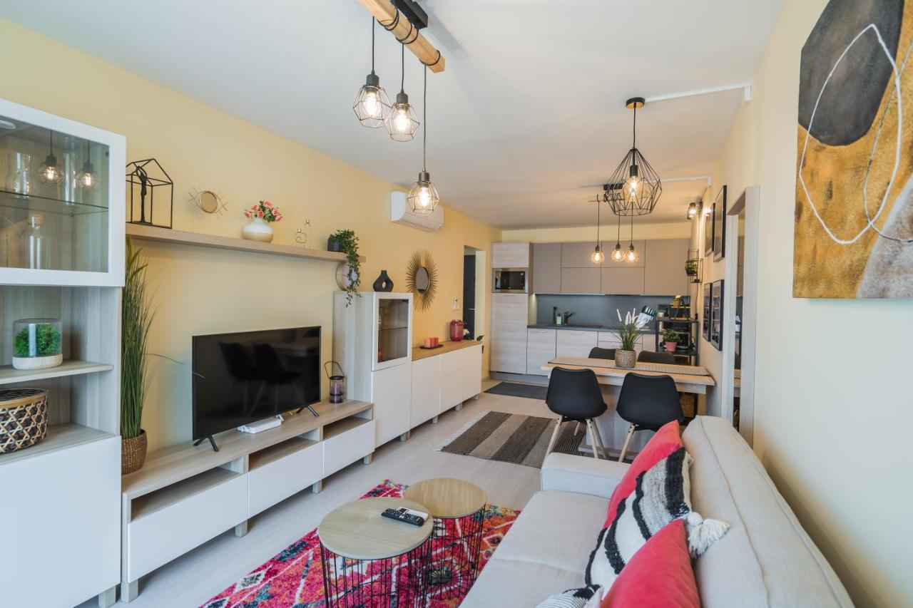 MF Adriana Panorama Apartment Siofok Bagian luar foto