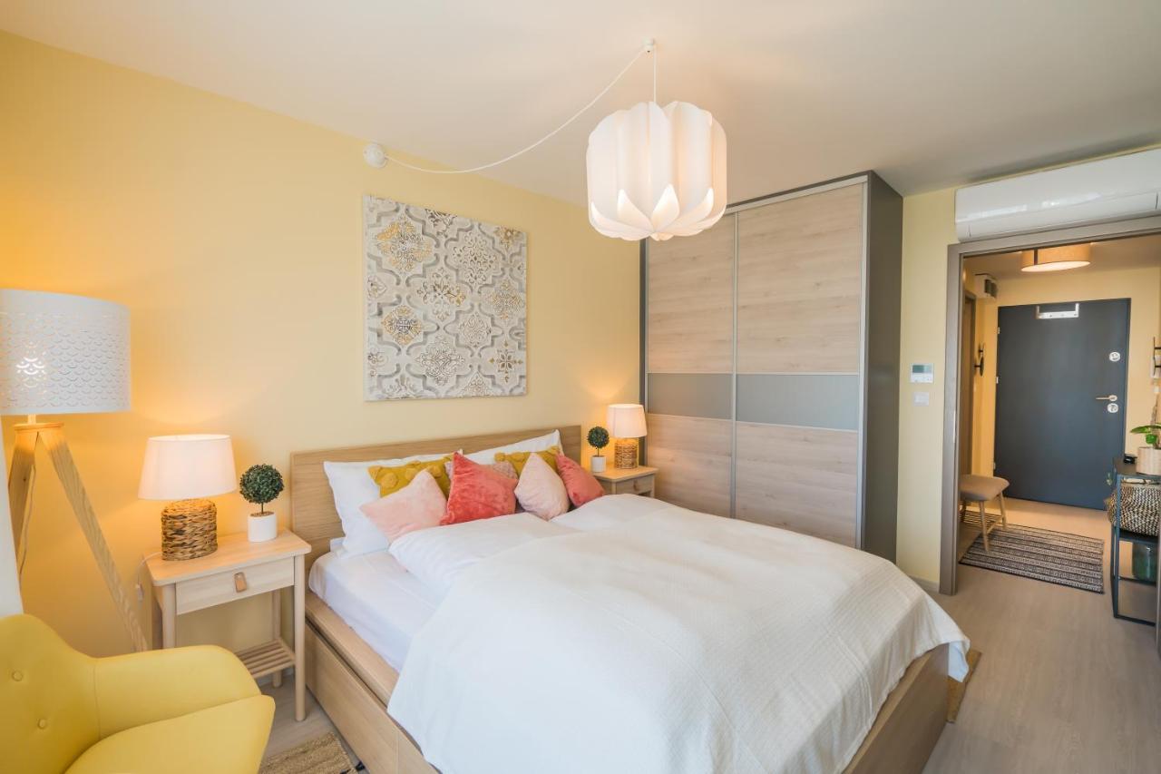 MF Adriana Panorama Apartment Siofok Bagian luar foto